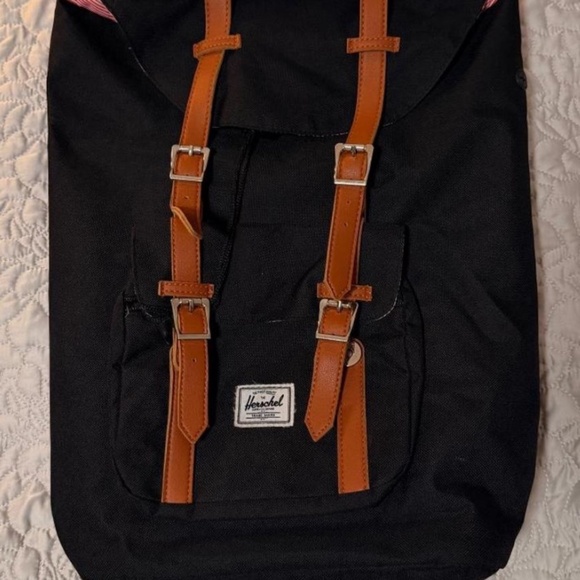Backpack - Picture 1 of 2